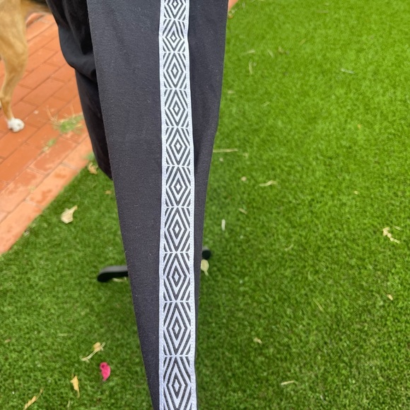 Umbro Woman’s small long sleeve soccer tee - Picture 2 of 11